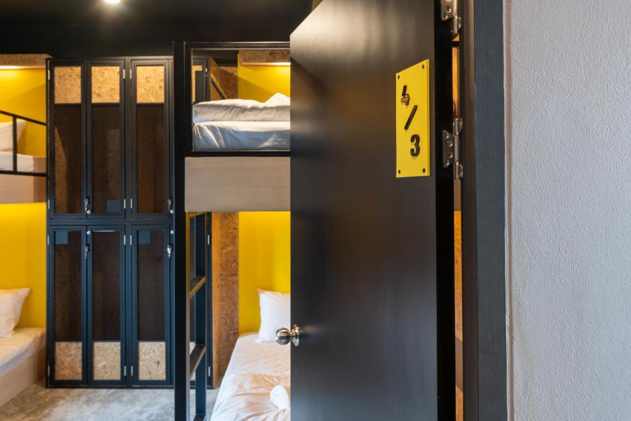 Lobsuek Hostel Бангкок Екстер'єр фото