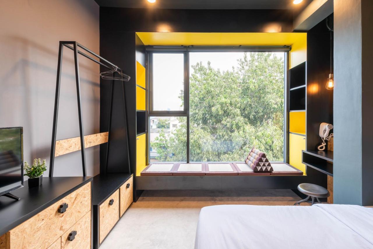 Lobsuek Hostel Бангкок Екстер'єр фото
